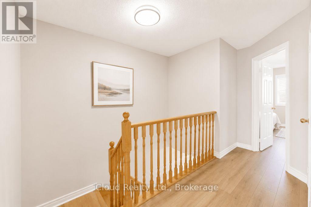 3956 Manatee Way, Mississauga, Ontario  L5M 6P5 - Photo 10 - W12921822