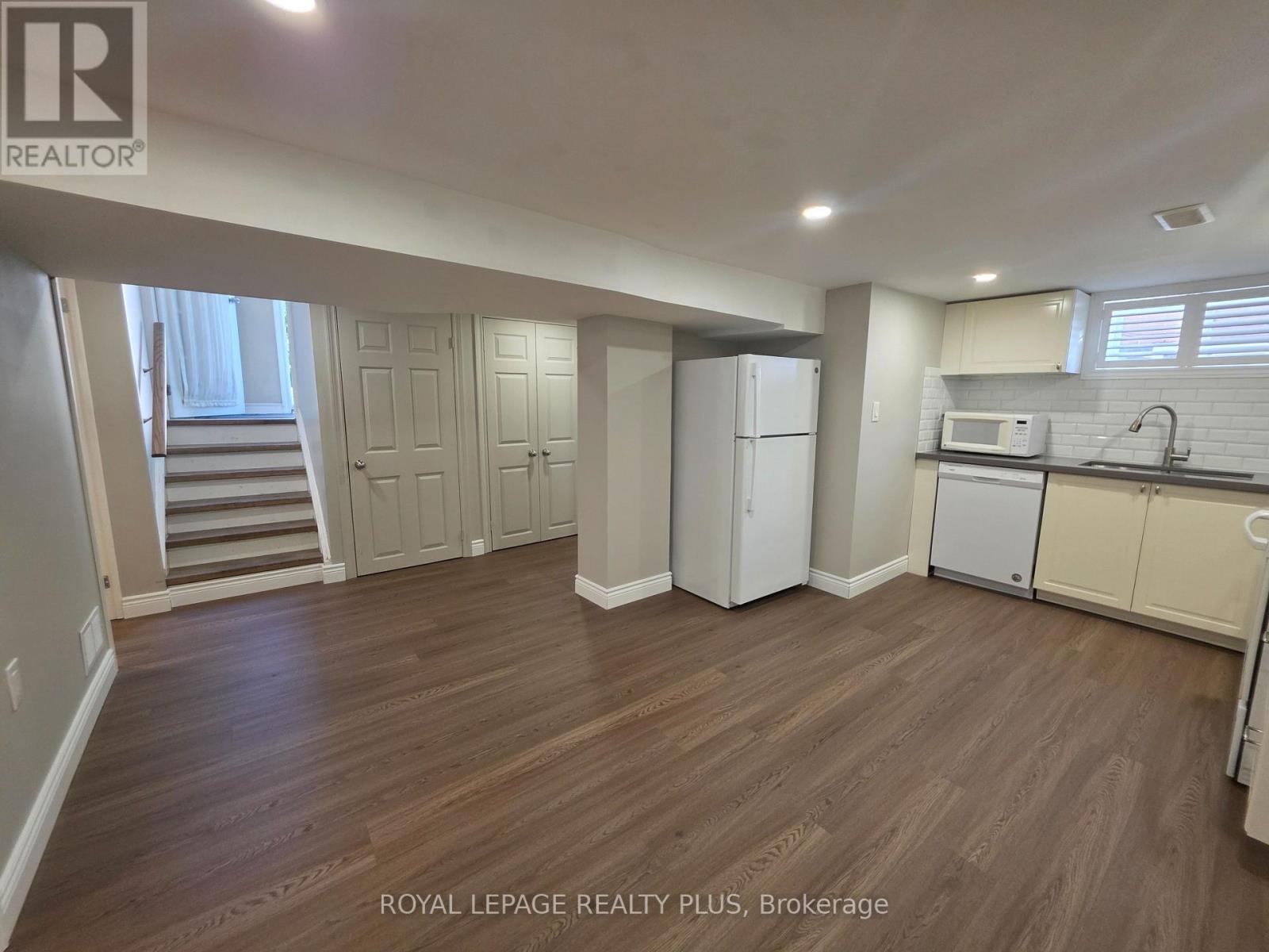 Lower - 193 East 12 Street, Hamilton, Ontario  L9A 3X5 - Photo 8 - X13084236