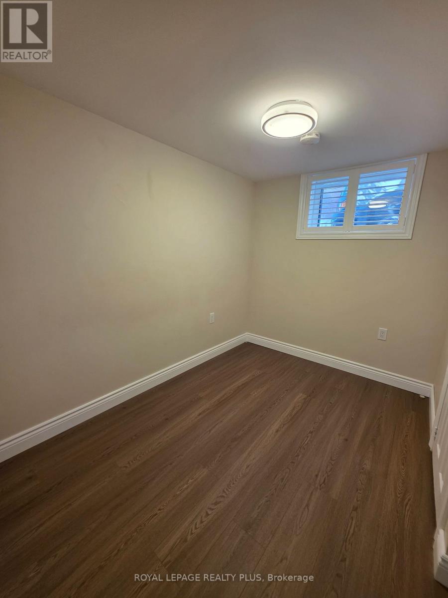 Lower - 193 East 12 Street, Hamilton, Ontario  L9A 3X5 - Photo 4 - X13084236
