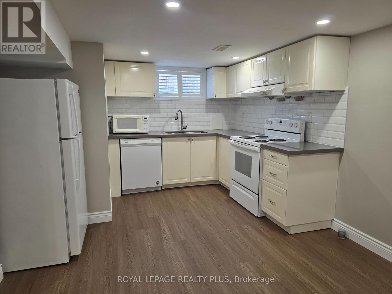 Lower - 193 East 12 Street, Hamilton, Ontario  L9A 3X5 - Photo 5 - X13084236