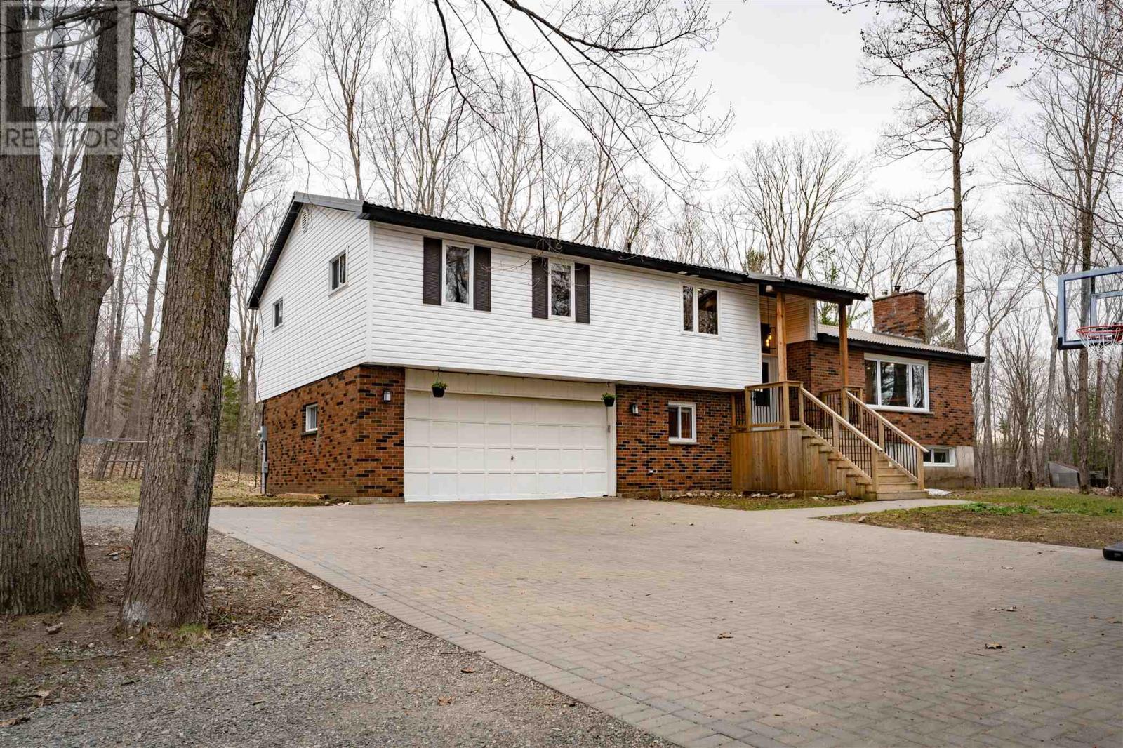 1570 Leigh's Bay Rd, Sault Ste Marie, Ontario P6A 5K8 - Photo 1 - SM261030