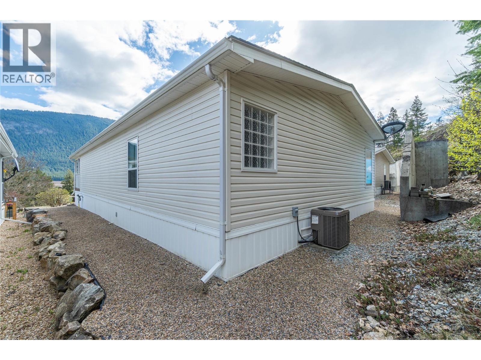1885 Tappen Notch Hill Road Unit# 2, Tappen, British Columbia  V0E 2X0 - Photo 23 - 10383895