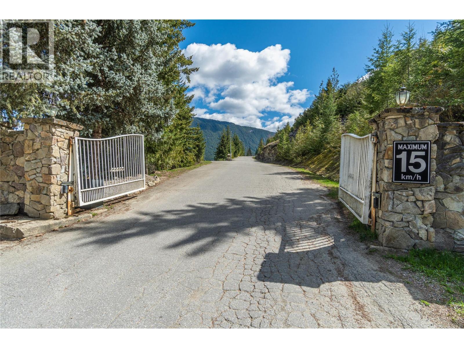 1885 Tappen Notch Hill Road Unit# 2, Tappen, British Columbia  V0E 2X0 - Photo 37 - 10383895