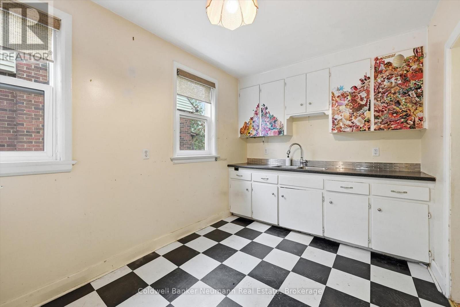40 East 35th Street, Hamilton, Ontario  L8V 3X8 - Photo 11 - X13142054