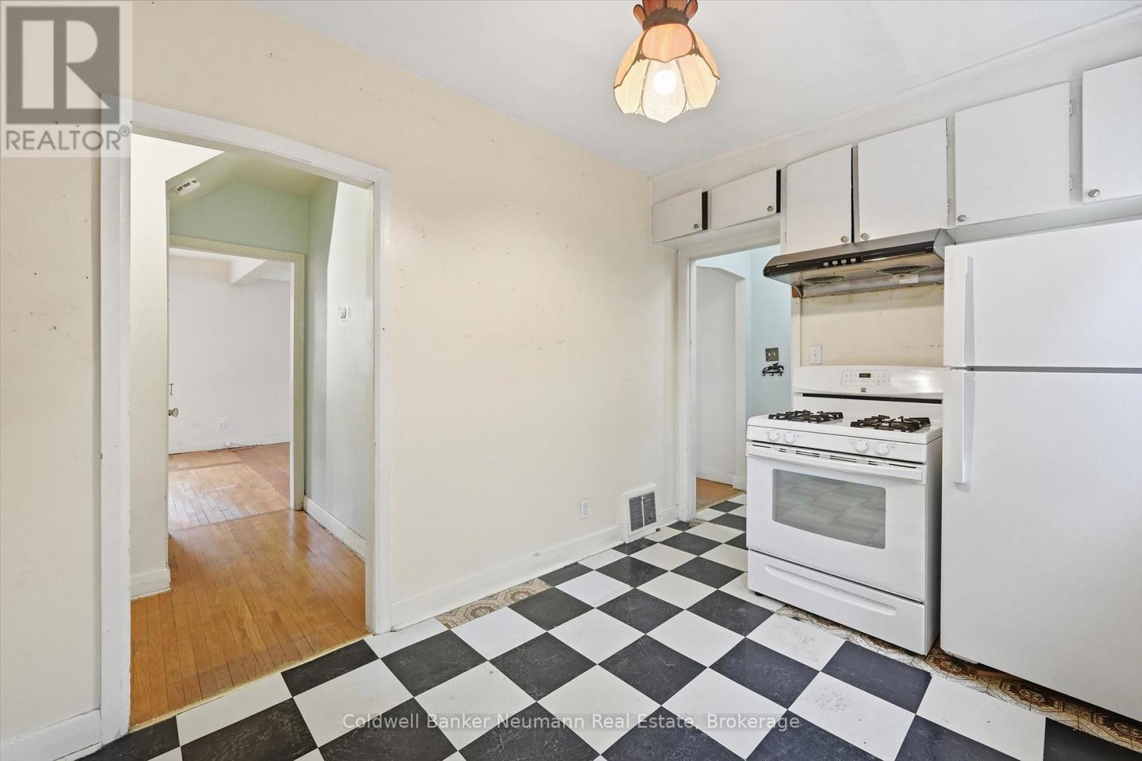 40 East 35th Street, Hamilton, Ontario  L8V 3X8 - Photo 12 - X13142054