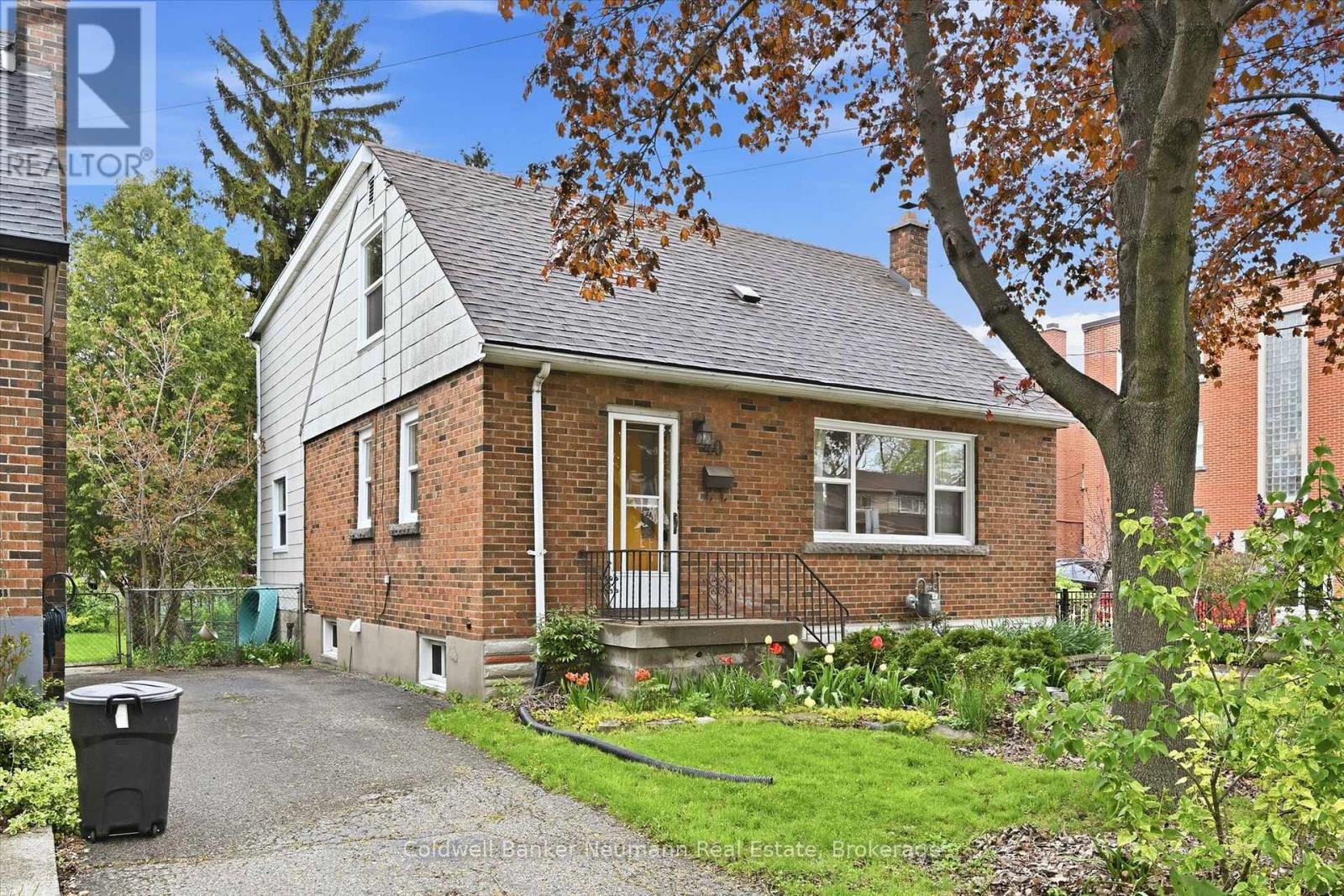 40 East 35th Street, Hamilton, Ontario  L8V 3X8 - Photo 3 - X13142054