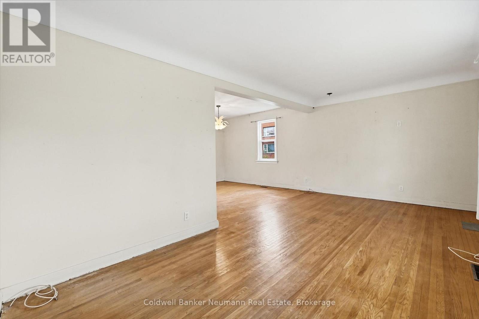 40 East 35th Street, Hamilton, Ontario  L8V 3X8 - Photo 6 - X13142054