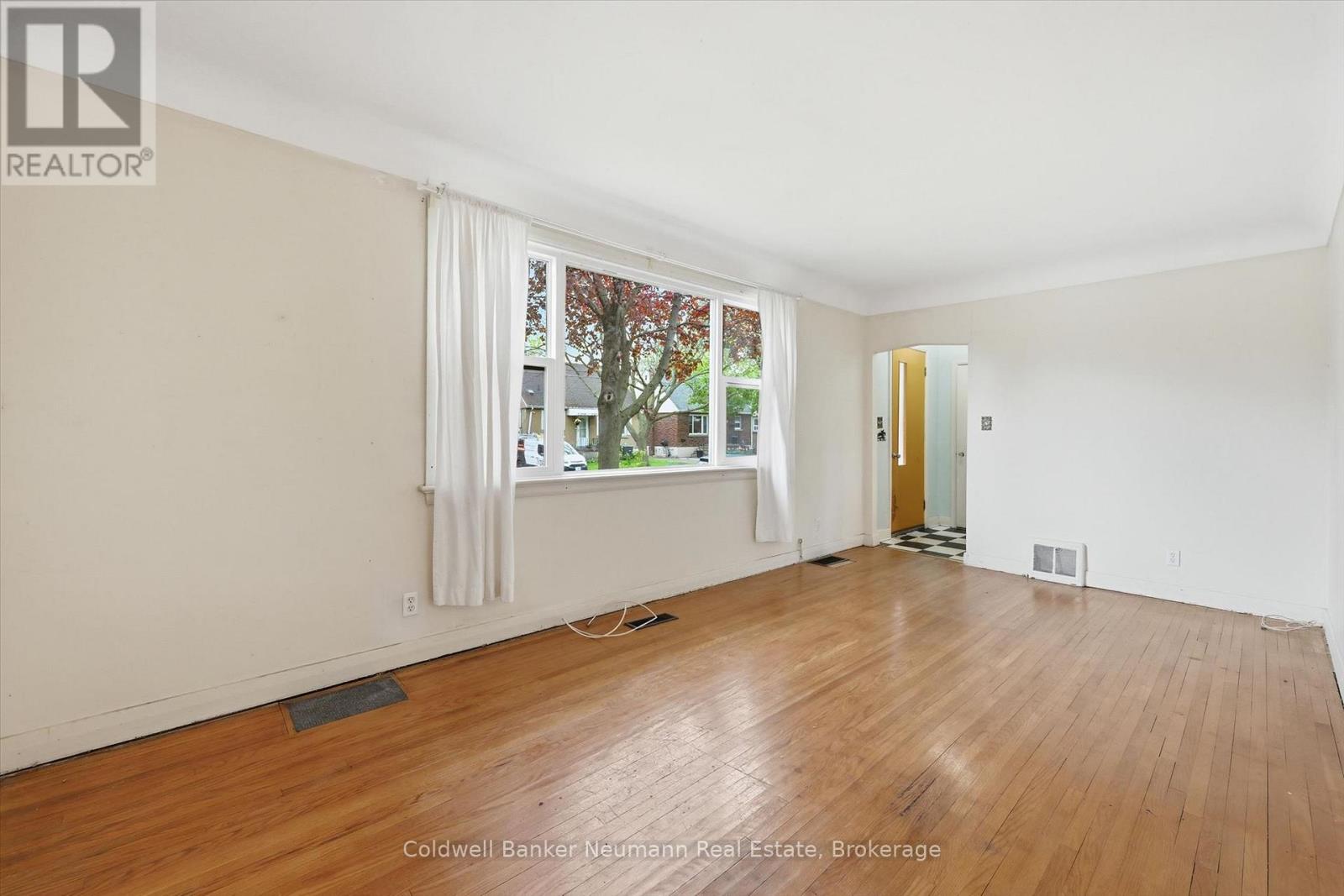 40 East 35th Street, Hamilton, Ontario  L8V 3X8 - Photo 7 - X13142054