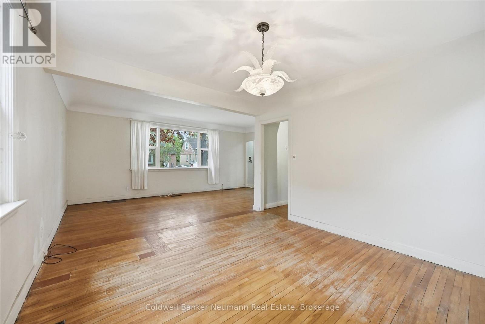 40 East 35th Street, Hamilton, Ontario  L8V 3X8 - Photo 9 - X13142054