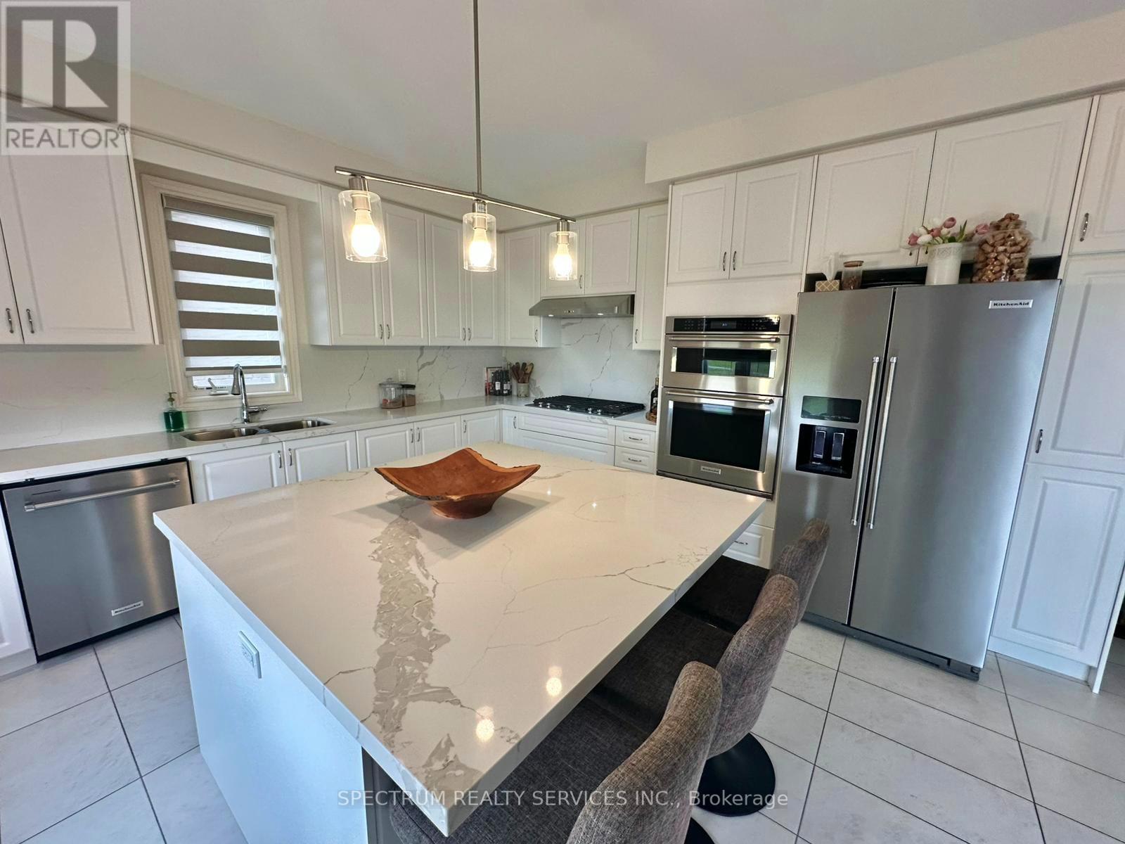 16 Trailbank Gardens, Hamilton, Ontario  L8B 1Y5 - Photo 5 - X13122198