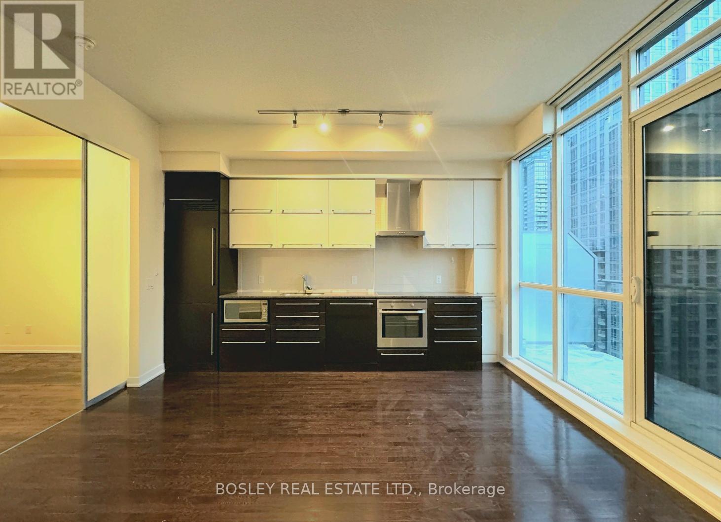 2708 - 770 Bay Street, Toronto, Ontario  M5G 0A6 - Photo 1 - C13141962