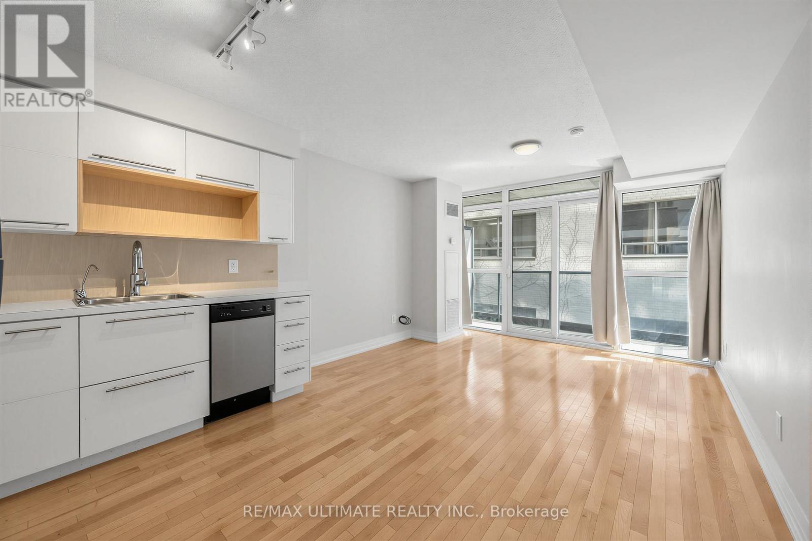 401 - 25 Carlton Street, Toronto, Ontario  M5B 1L4 - Photo 1 - C13142026