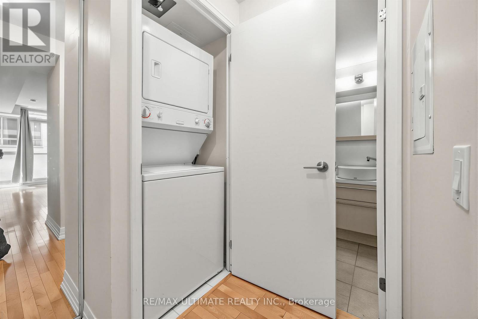 401 - 25 Carlton Street, Toronto, Ontario  M5B 1L4 - Photo 17 - C13142026