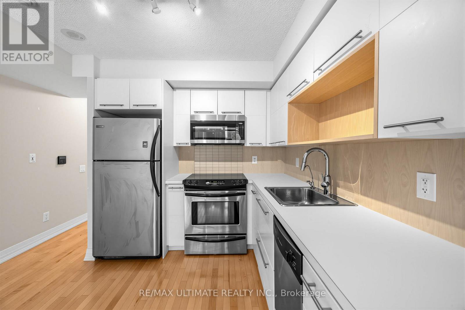 401 - 25 Carlton Street, Toronto, Ontario  M5B 1L4 - Photo 4 - C13142026
