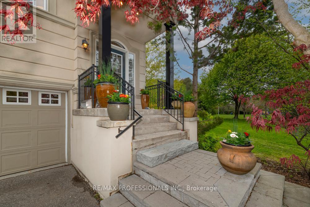 38a Preakness Drive, Toronto, Ontario  M3B 3S1 - Photo 2 - C13142040