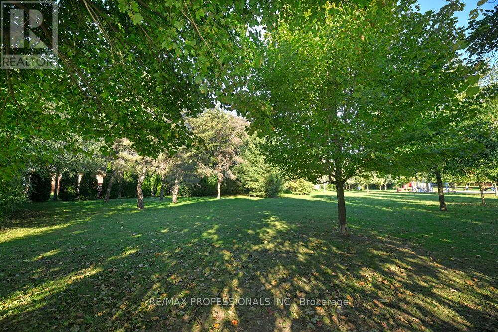 38a Preakness Drive, Toronto, Ontario  M3B 3S1 - Photo 39 - C13142040