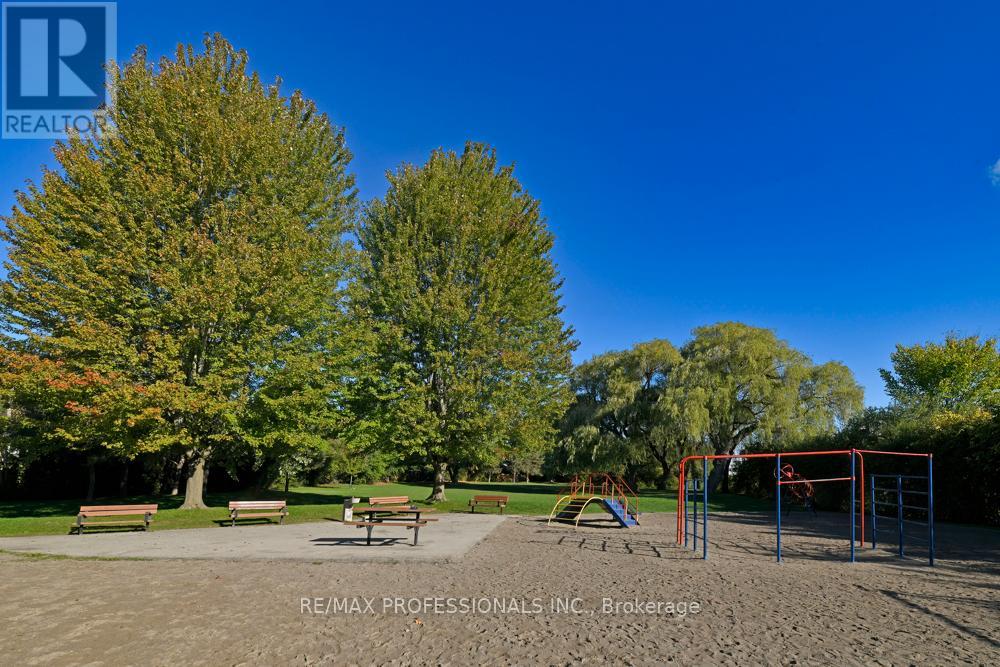38a Preakness Drive, Toronto, Ontario  M3B 3S1 - Photo 41 - C13142040