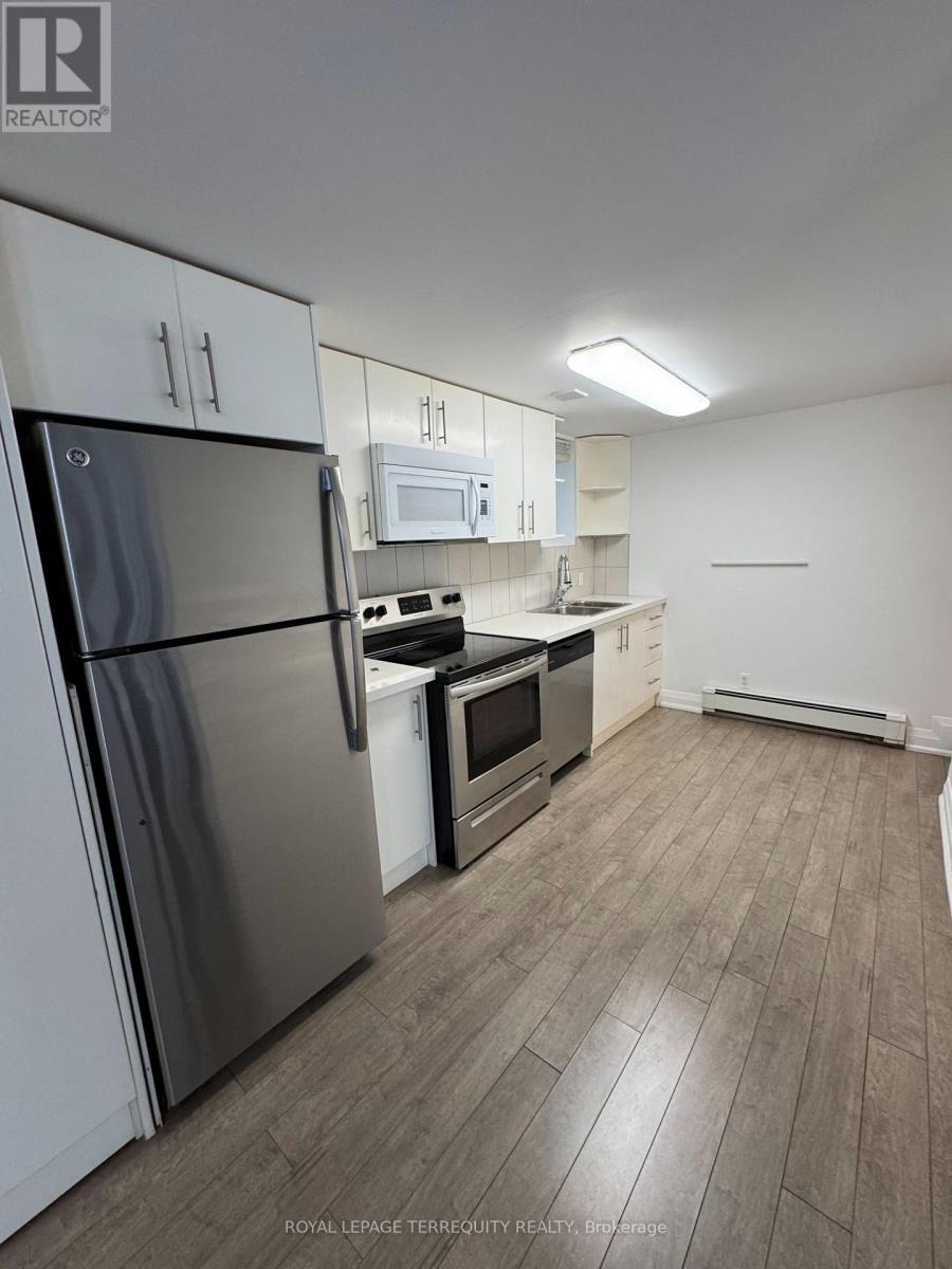 Bsmt - 571 Palmerston Avenue, Toronto, Ontario  M6G 2P6 - Photo 3 - C13142094