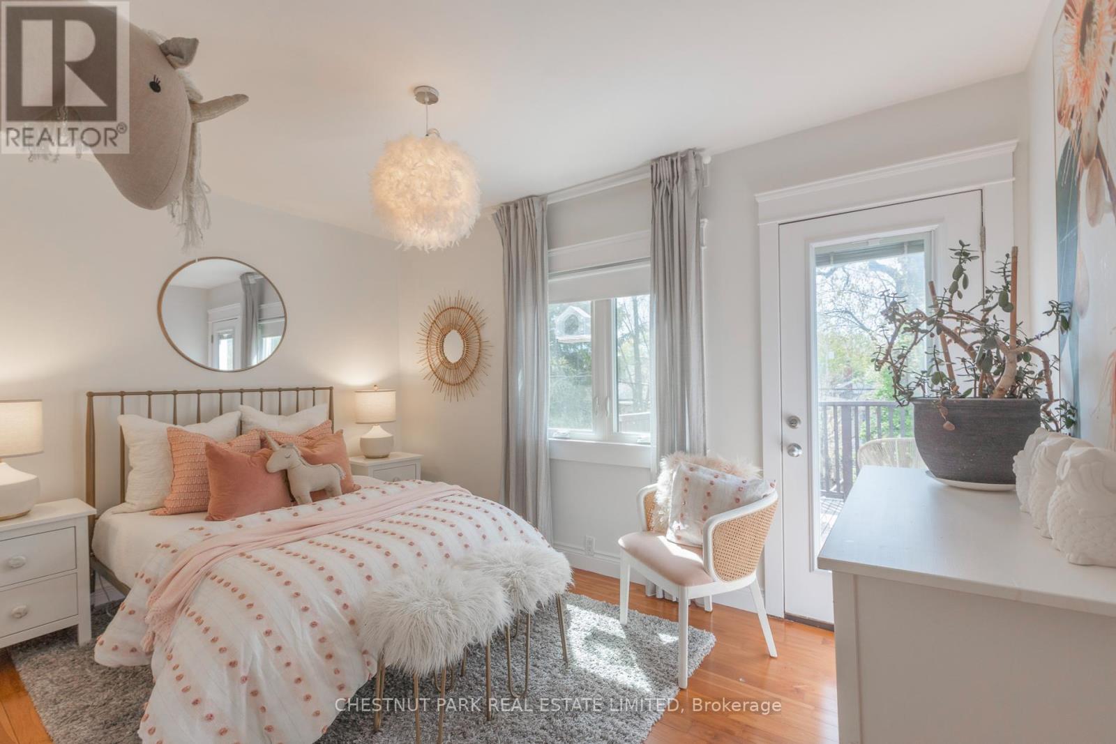 655 Mortimer Avenue, Toronto, Ontario  M4C 2J9 - Photo 16 - E13142052