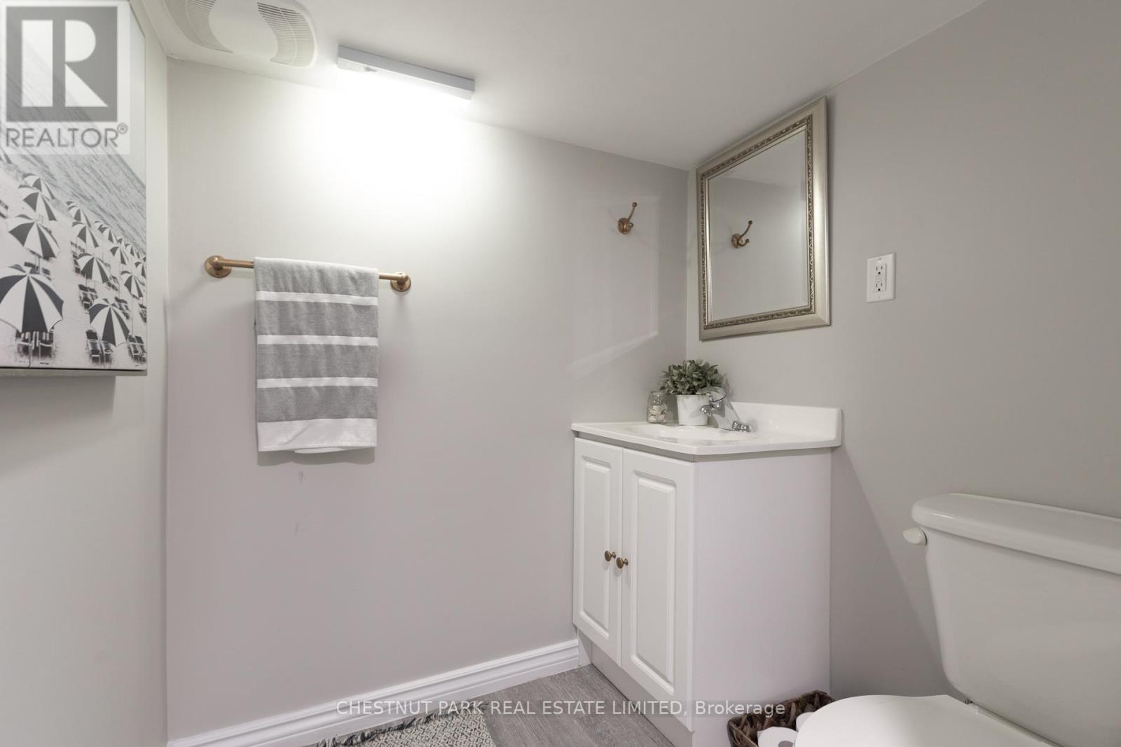 655 Mortimer Avenue, Toronto, Ontario  M4C 2J9 - Photo 27 - E13142052