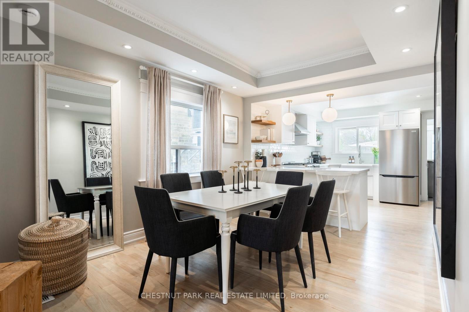 655 Mortimer Avenue, Toronto, Ontario  M4C 2J9 - Photo 7 - E13142052