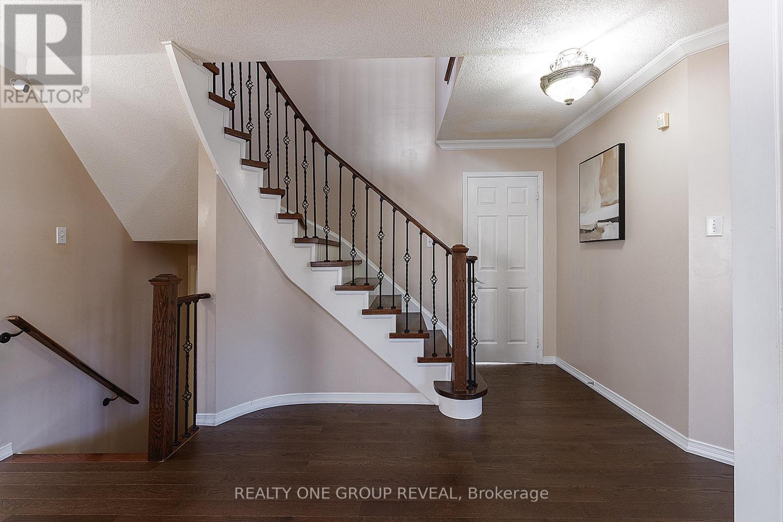 37 Wetherburn Drive, Whitby, Ontario  L1P 1M7 - Photo 4 - E13142060