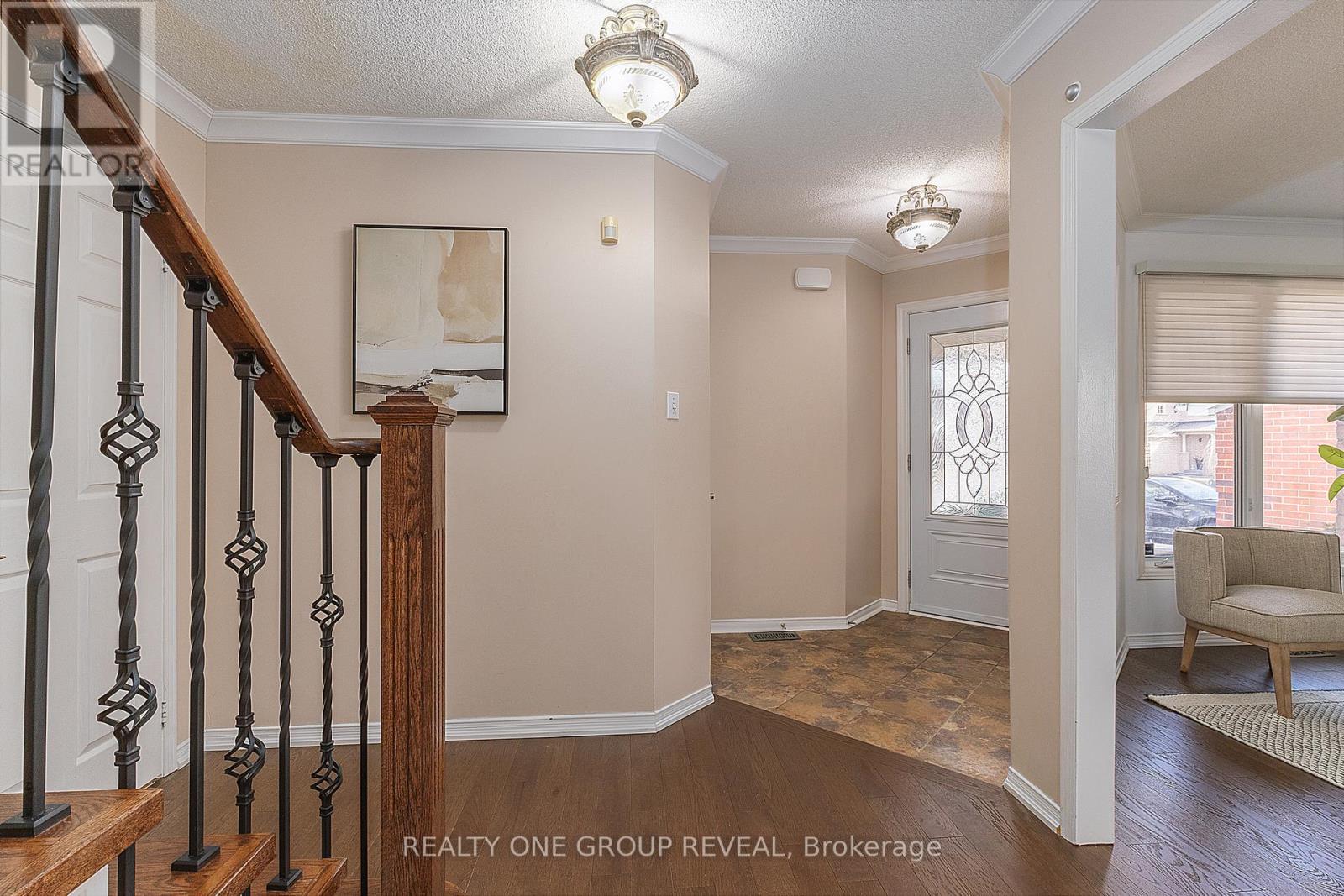 37 Wetherburn Drive, Whitby, Ontario  L1P 1M7 - Photo 5 - E13142060