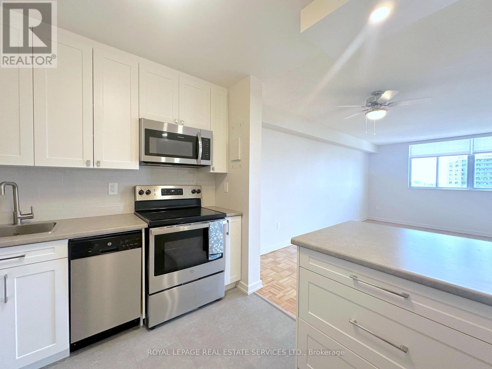 1023 - 30 Denton Avenue, Toronto, Ontario  M1L 4P2 - Photo 4 - E13142074