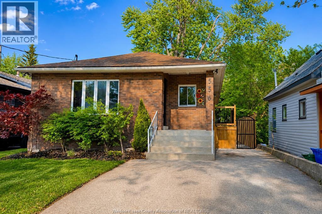 556 Clover, Windsor, Ontario  N8P 1C6 - Photo 2 - 26011334