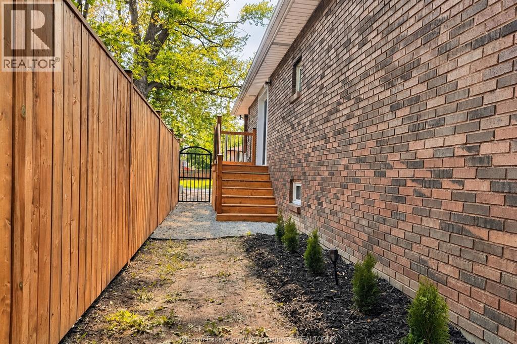 556 Clover, Windsor, Ontario  N8P 1C6 - Photo 29 - 26011334