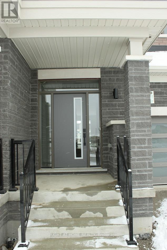 107 Schmeltzer Crescent, Richmond Hill, Ontario  L4E 1J1 - Photo 3 - N13141950