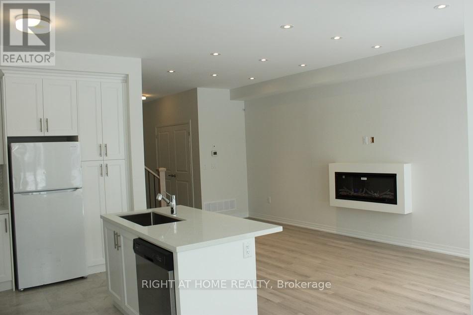 107 Schmeltzer Crescent, Richmond Hill, Ontario  L4E 1J1 - Photo 8 - N13141950