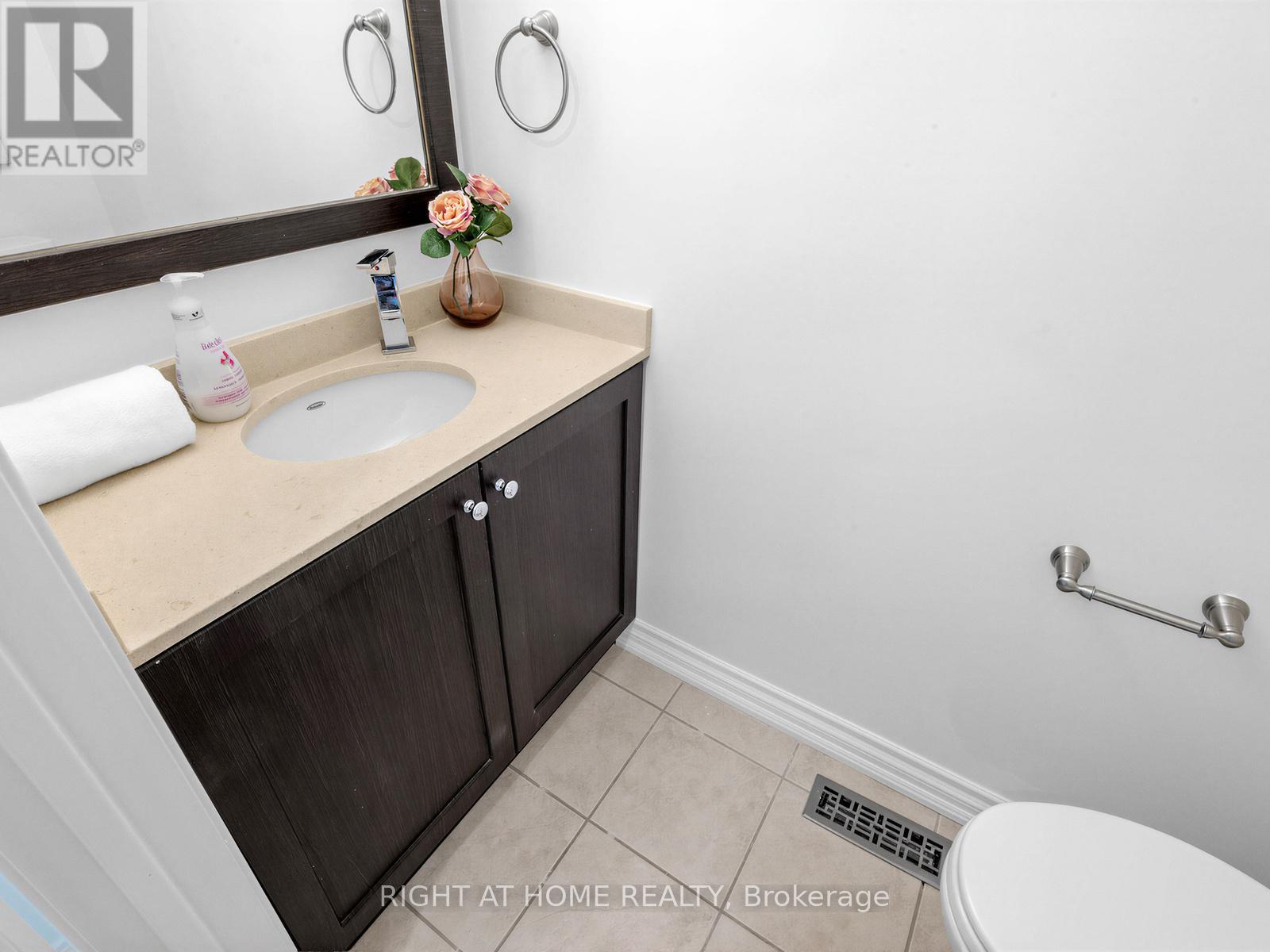 101 Holsworthy Crescent, Markham (German Mills), Ontario  L3T 4C5 - Photo 12 - N13141978