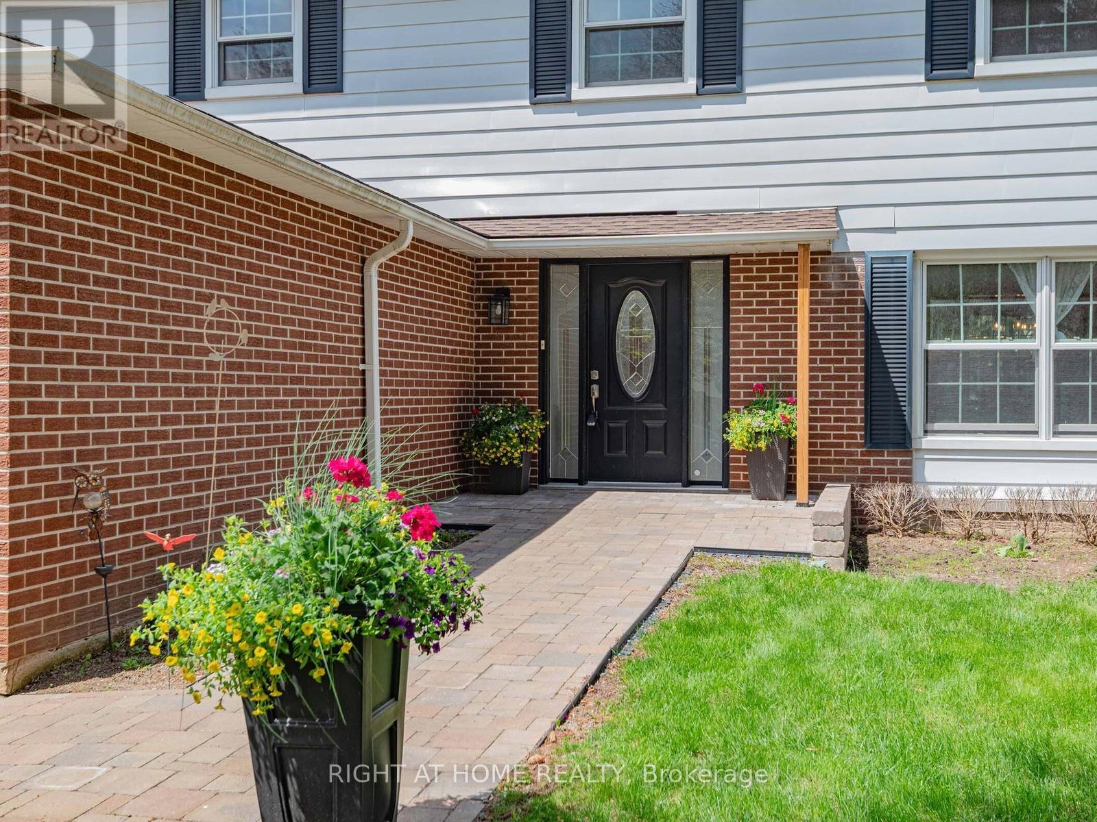101 Holsworthy Crescent, Markham (German Mills), Ontario  L3T 4C5 - Photo 4 - N13141978