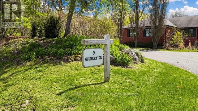 MAIN - 9 GILBERT DRIVE, Aurora, Ontario