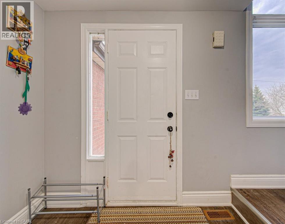 237b Thistleglen Place, Waterloo, Ontario  N2T 2A6 - Photo 4 - 40831189