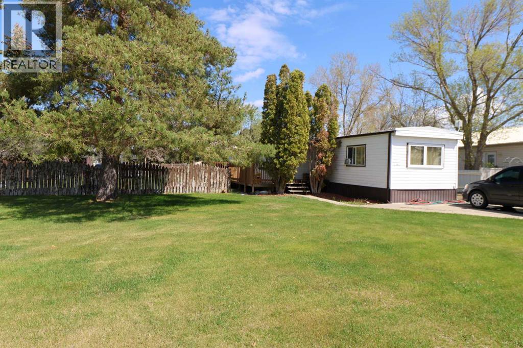 1124 1 Ave, Vauxhall, Alberta  T0K 2K0 - Photo 1 - A2312338