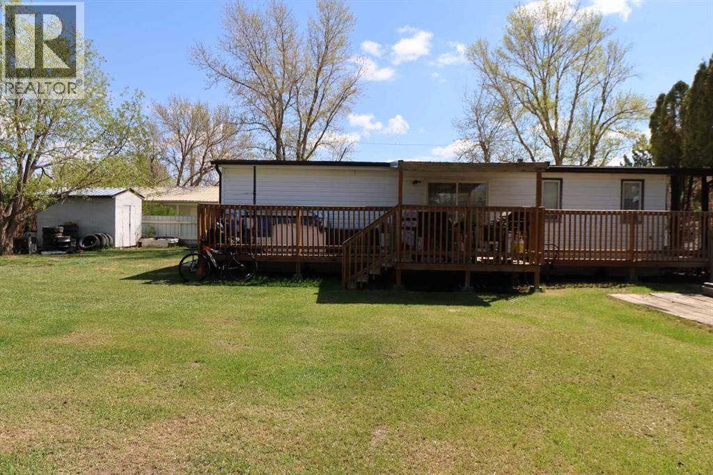 1124 1 Ave, Vauxhall, Alberta  T0K 2K0 - Photo 3 - A2312338