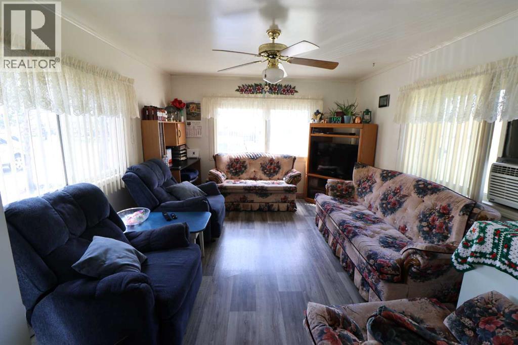 1124 1 Ave, Vauxhall, Alberta  T0K 2K0 - Photo 6 - A2312338