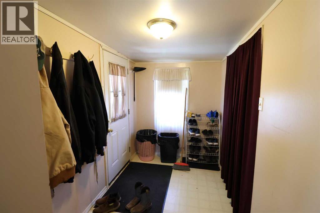 1124 1 Ave, Vauxhall, Alberta  T0K 2K0 - Photo 8 - A2312338