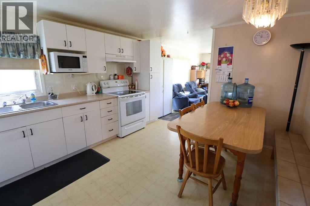 1124 1 Ave, Vauxhall, Alberta  T0K 2K0 - Photo 4 - A2312338