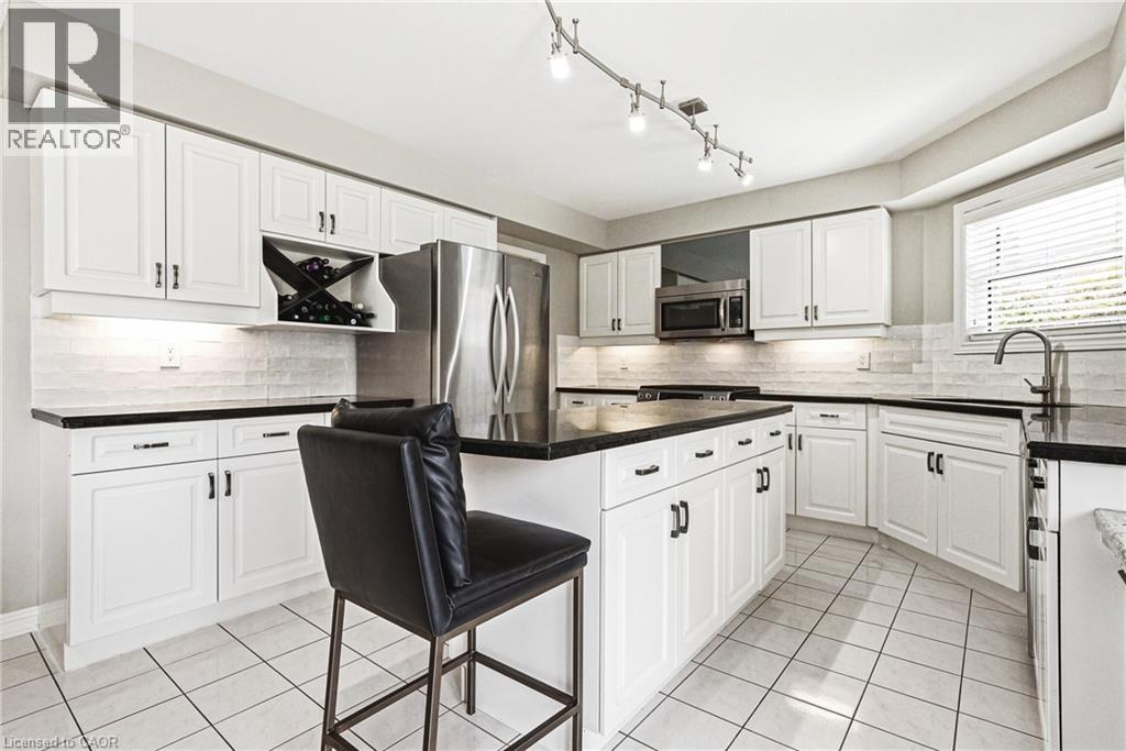2162 Country Club Drive, Burlington, Ontario  L7M 4B1 - Photo 11 - 40828509