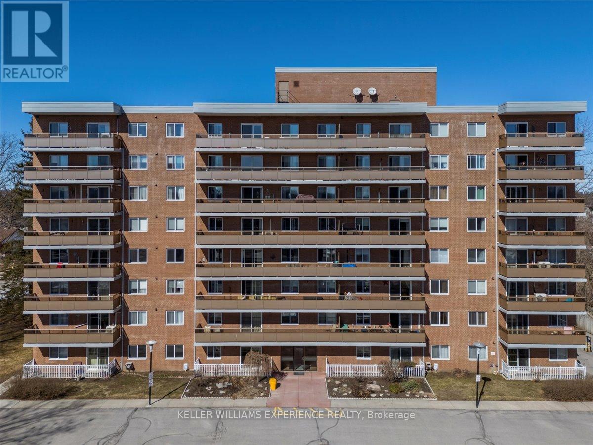 804 - 414 Blake Street, Barrie, Ontario  L4M 5J7 - Photo 1 - S13141960