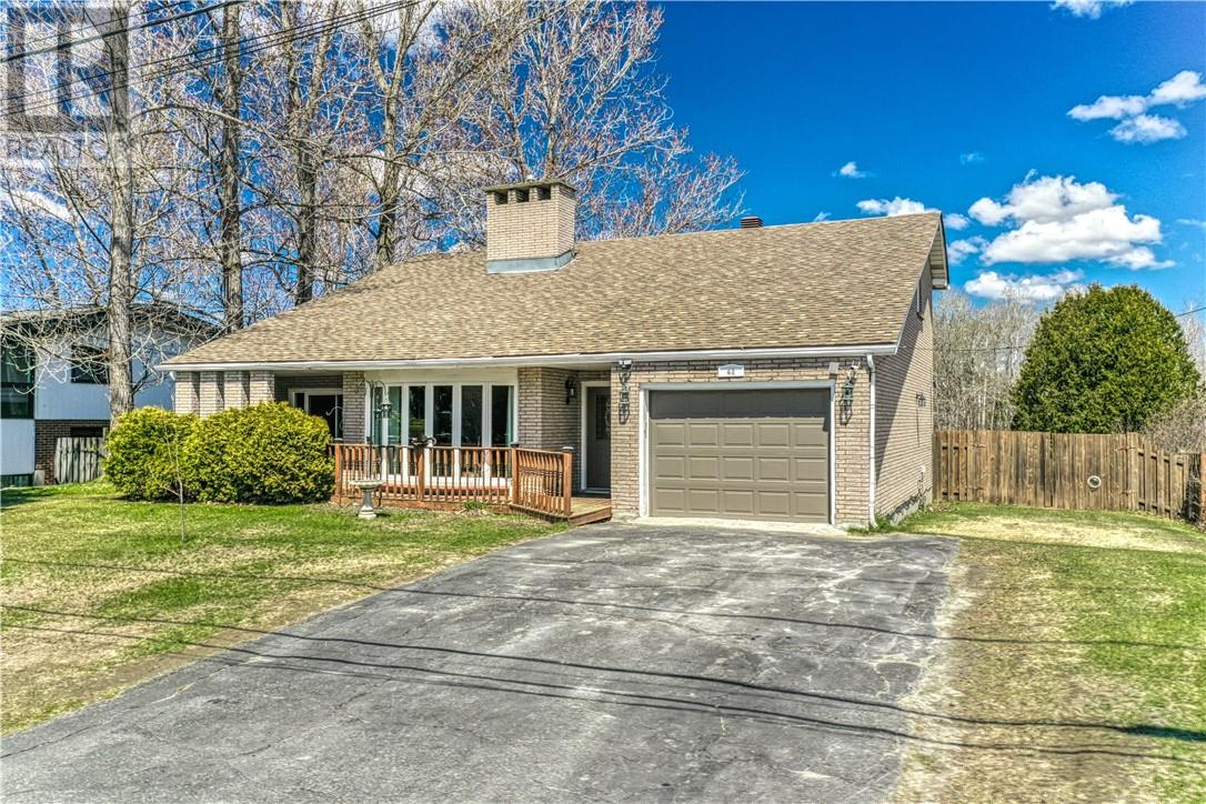 42 Oscar Street, Hanmer, Ontario  P3P 1X6 - Photo 2 - 2127842