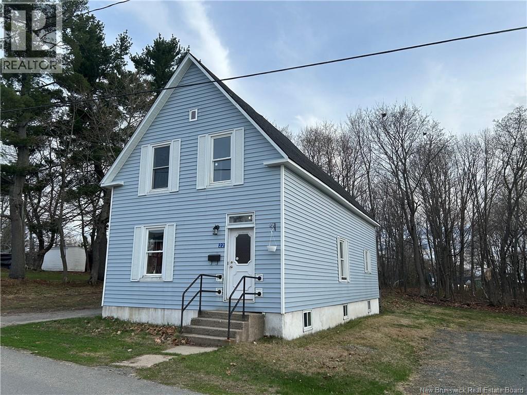 22 Warren Avenue, Miramichi, New Brunswick  E1N 2J3 - Photo 2 - NB139738