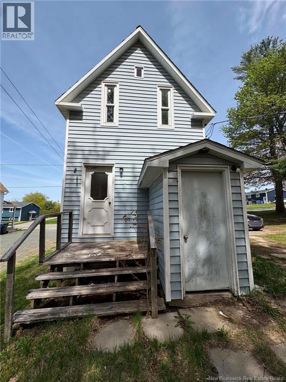 22 Warren Avenue, Miramichi, New Brunswick  E1N 2J3 - Photo 3 - NB139738