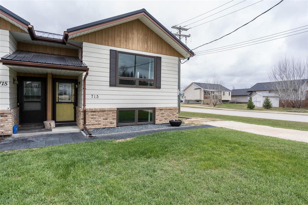 713 Roch Drive, Lorette, Manitoba R5K 1C2 - Photo 0 - 202610906