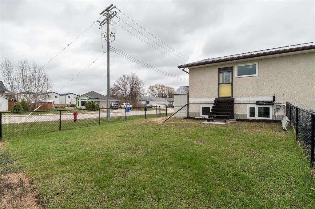 713 Roch Drive, Lorette, Manitoba R5K 1C2 - Photo 33 - 202610906