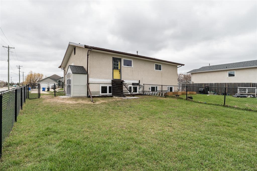 713 Roch Drive, Lorette, Manitoba R5K 1C2 - Photo 34 - 202610906