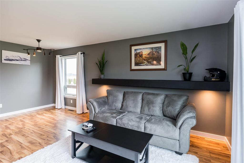 713 Roch Drive, Lorette, Manitoba R5K 1C2 - Photo 4 - 202610906